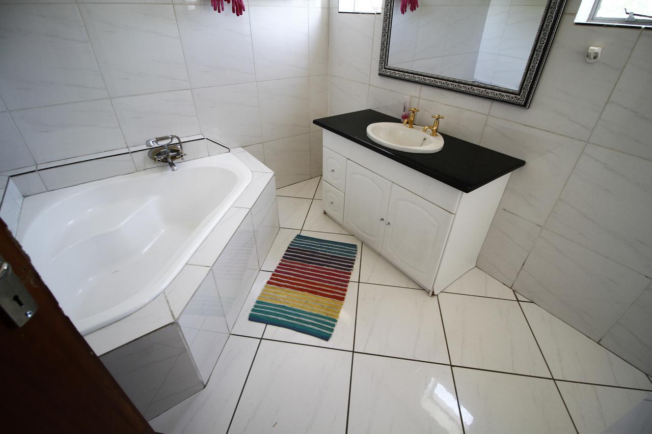 Waterfall Guesthouse Midrand Eksteriør bilde