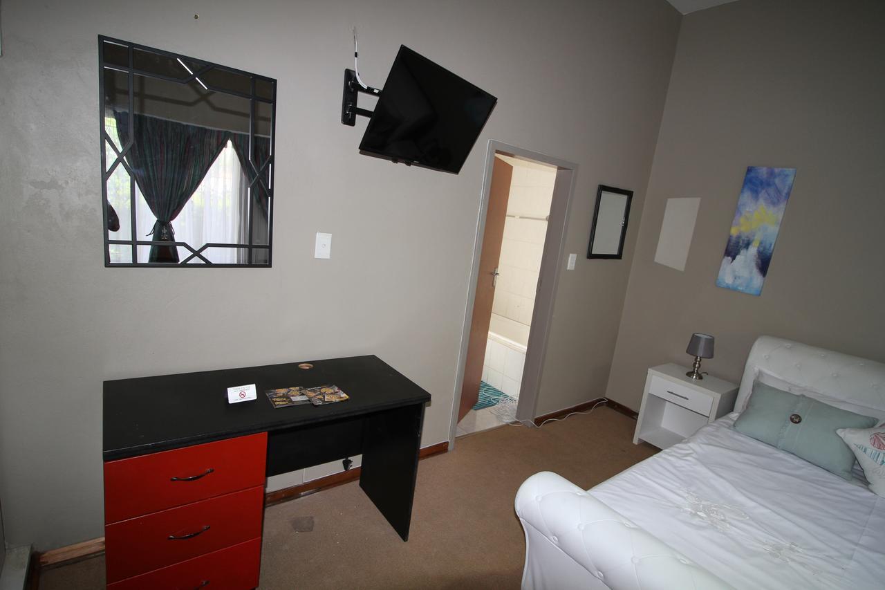 Waterfall Guesthouse Midrand Eksteriør bilde